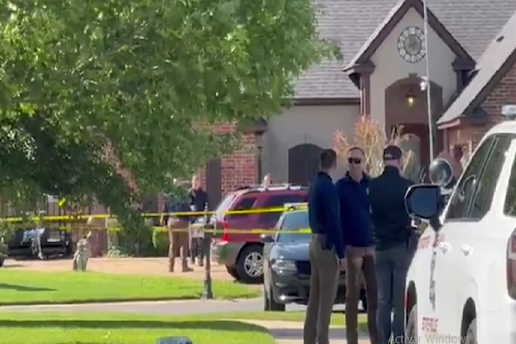 El portavoz policial, Christopher Bordelon, no ofreció detalles sobre las identidades de las víctimas ni del sospechoso, aunque señaló que varios de los menores "eran sus descendientes".