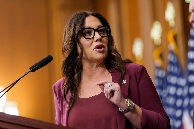 La salida de Lori Chavez-DeRemer, la única hispana del gabinete, se produce poco más de dos semanas después de que Trump anunciara la salida de la fiscal general, Pam Bondi. Foto. EFE