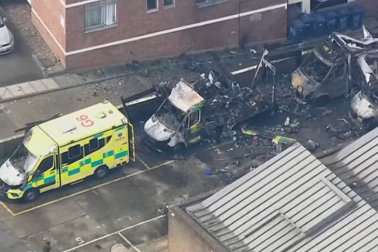 El pasado 23 de marzo, de cuatro ambulancias de la organización voluntaria Hatzola en el norte de Londres fueron incendiadas.