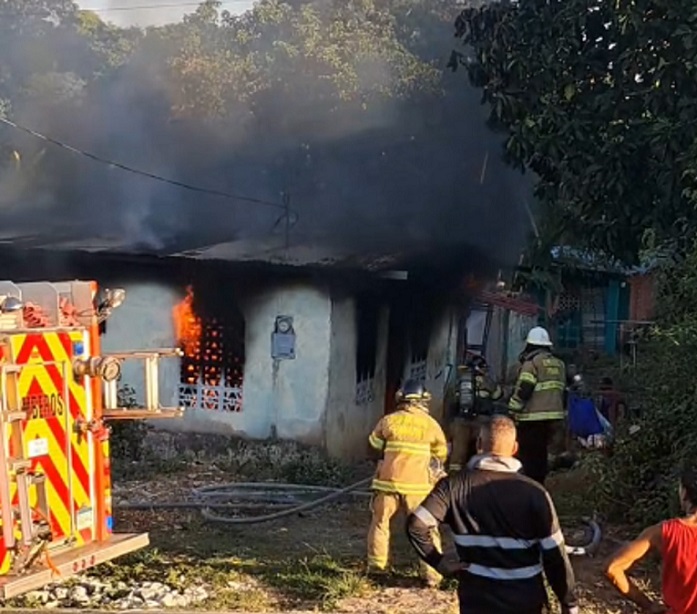 #SucesosCri Residentes de La Riviera están solicitando solidaridad con la familia afectada.