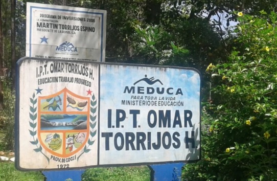 Suspenden clases en IPT Omar Torrijos tras exposición a agroquímico 
Las autoridades indican que los estudiantes permanecerán bajo vigilancia médica entre 48 y 72 horas.