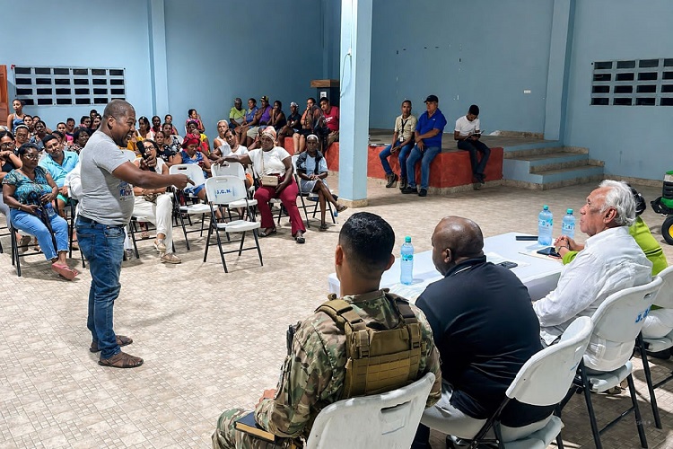 Autoridades de Colón buscan solución al problema de agua en Nombre de Dios