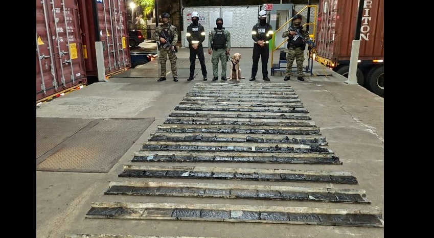 Se cayó la vuelta: decomisan droga que iba rumbo a Irlanda 
En total, se contabilizaron 194 paquetes con presuntas sustancias ilícitas.