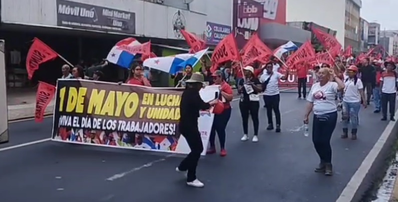 Obreros salen a la calle y denuncian persecución sindical este 1 de mayo