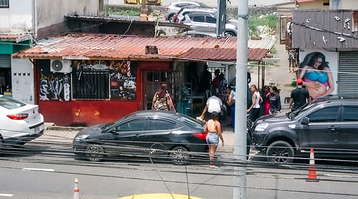 #SucesosCri Los h3r1d0s fueron trasladados hacia la sala de urgencias del hospital Dr. Manuel Amador Guerrero para recibir atención médica.