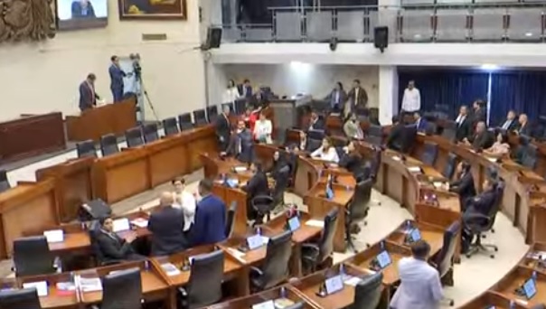 Reformas fiscales entran a la cancha en sesiones extraordinarias 
El primer debate será el próximo lunes 11 de mayo