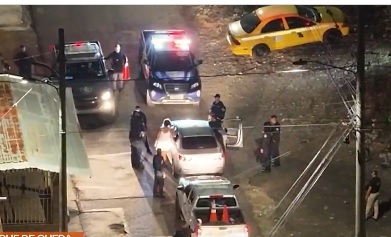 Toque de queda deja 174 retenidos en San Miguelito 
Esta medidad ya suma 174 personas retenidas, entre ellas 17 menores de edad sorprendidos circulando sin justificación.