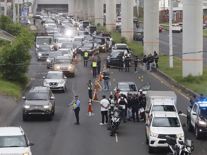 #SucesosCri El director de la policía, explicó que queda claro que la saña con la que se cometió el crimen era para enviar un mensaje a la estructura criminal.