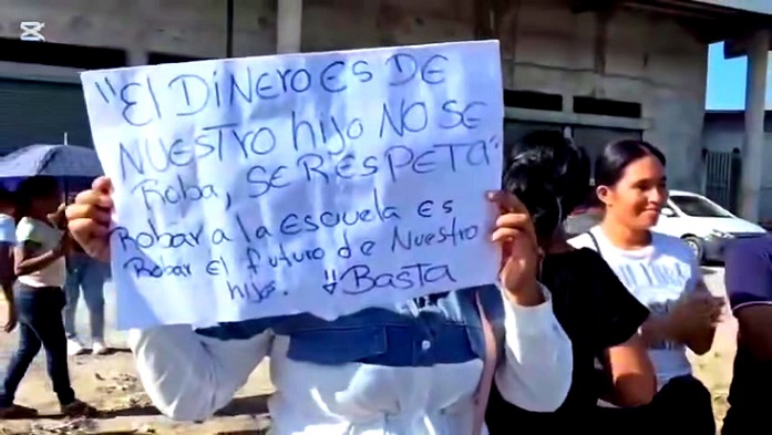 #SucesosCri El desfalco quedó en evidencia luego de que, a un centro médico privado, fue llevado un estudiante que había sufrido un accidente, y se informara que el beneficio no estaba disponible.