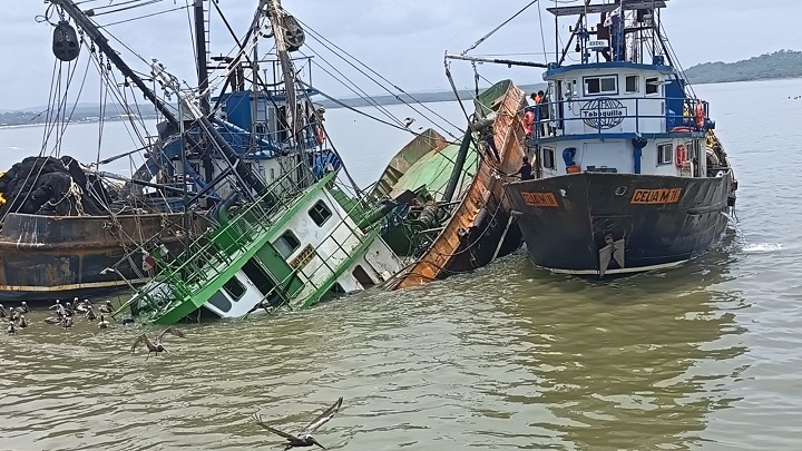 #SucesosCri La decisión de no salir a pescar y utilizar los barcos para tareas de búsqueda se tomó en medio de intensas discusiones y reclamos por parte de la familia de 