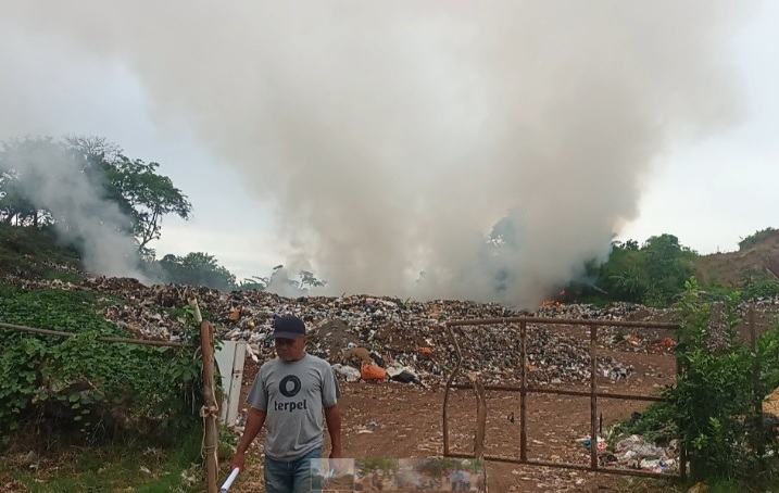 Vertedero en Montijo: vecinos protestan por 50 años de contaminación
La protesta se concentró cerca de Buena Vista Arriba y El Florentino, donde la situación ya es insostenible para muchas familias.