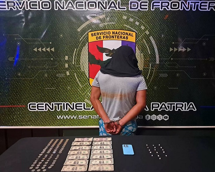 El sospechoso fue aprehendido y remitido a las autoridades.  /  Foto: Senafront