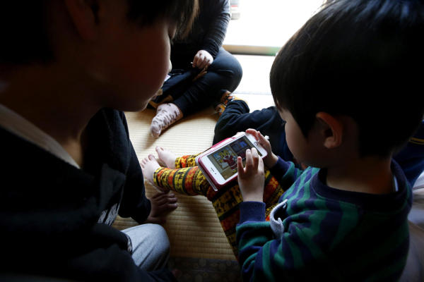 #VidaCri Limitar simplemente el acceso a plataformas que siguen siendo inseguras no puede considerarse el objetivo final para proteger eficazmente a los niños, añade la ONU.