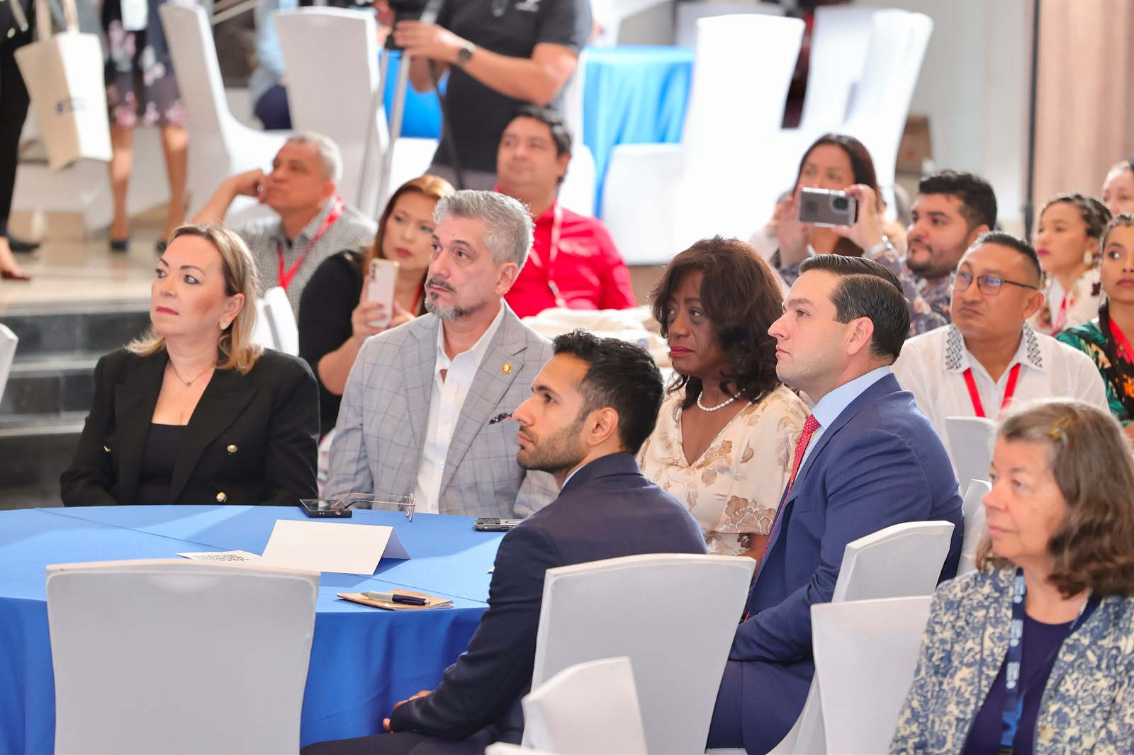 Se ponen al día: más de 200 profes de inglés reciben capacitación 
La actividad, denominada 