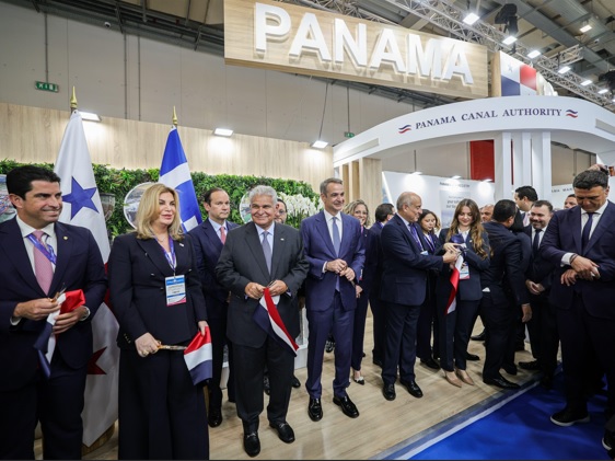 Mulino participó en la inauguración de Posidonia 2026. 
La delegación panameña también recorrió varios estands de empresas vinculadas al sector marítimo y logístico.