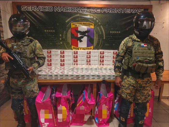 #SucesosCri Los contrabandistas no fueron aprehendidos. Solo las bolsas con los cigarrillos fueron decomisadas y puestas bajo custodia.