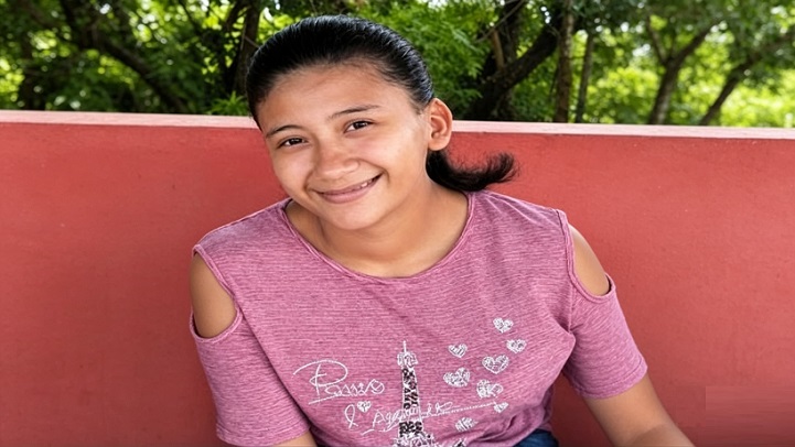 #SucesosCri La joven es de tez trigueña, contextura mediana, mide aproximadamente 1.55 metros de estatura, pesa alrededor de 120 libras, sus ojos son chocolates y su cabello es de color negro.