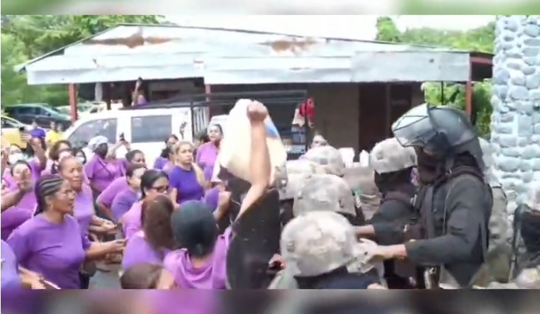 Desmadre en La Joyita por bloqueo de ingreso de alimentos a 