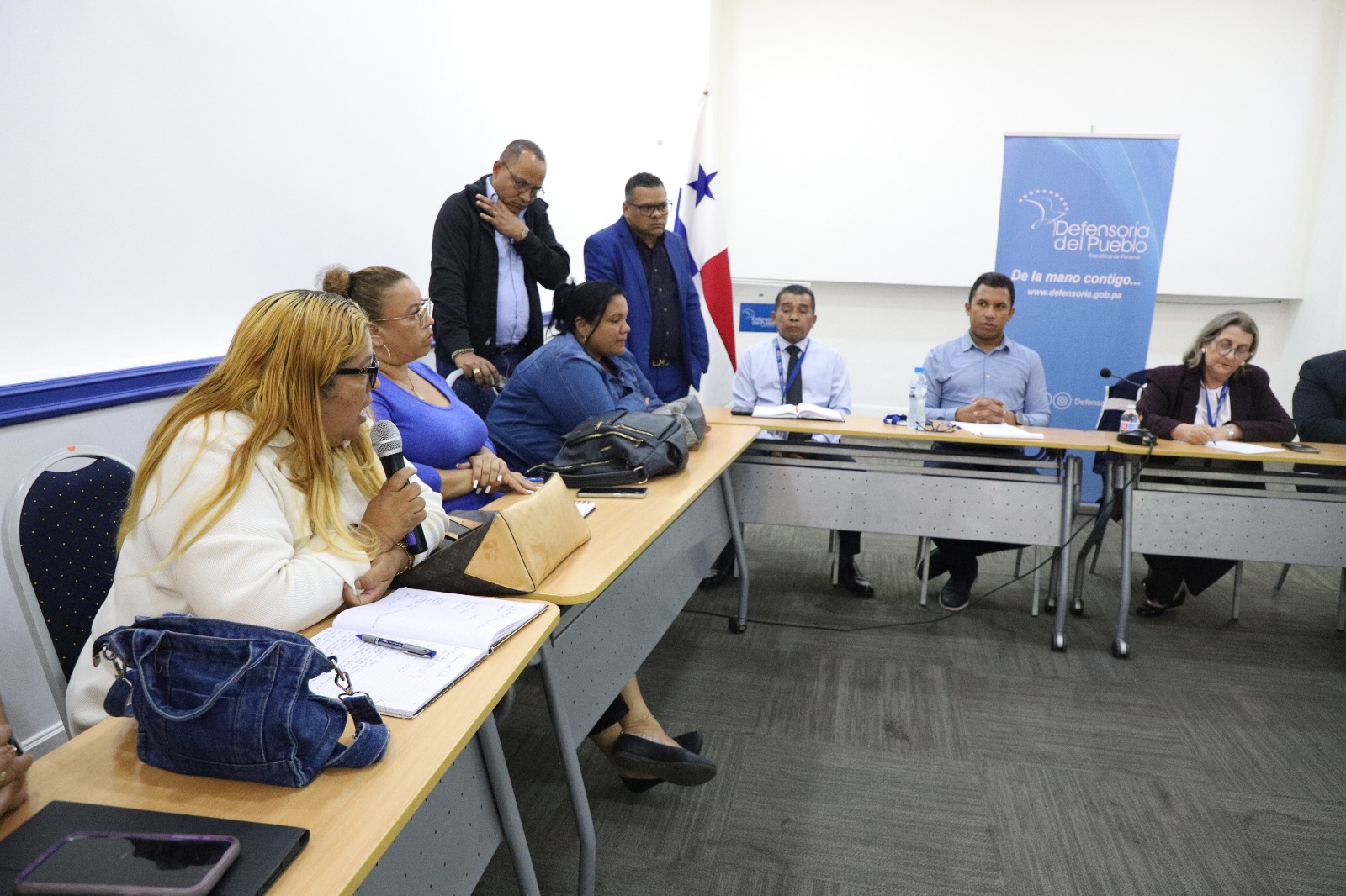 Familiares de reos en La Joya piden agua, medicinas y alimen