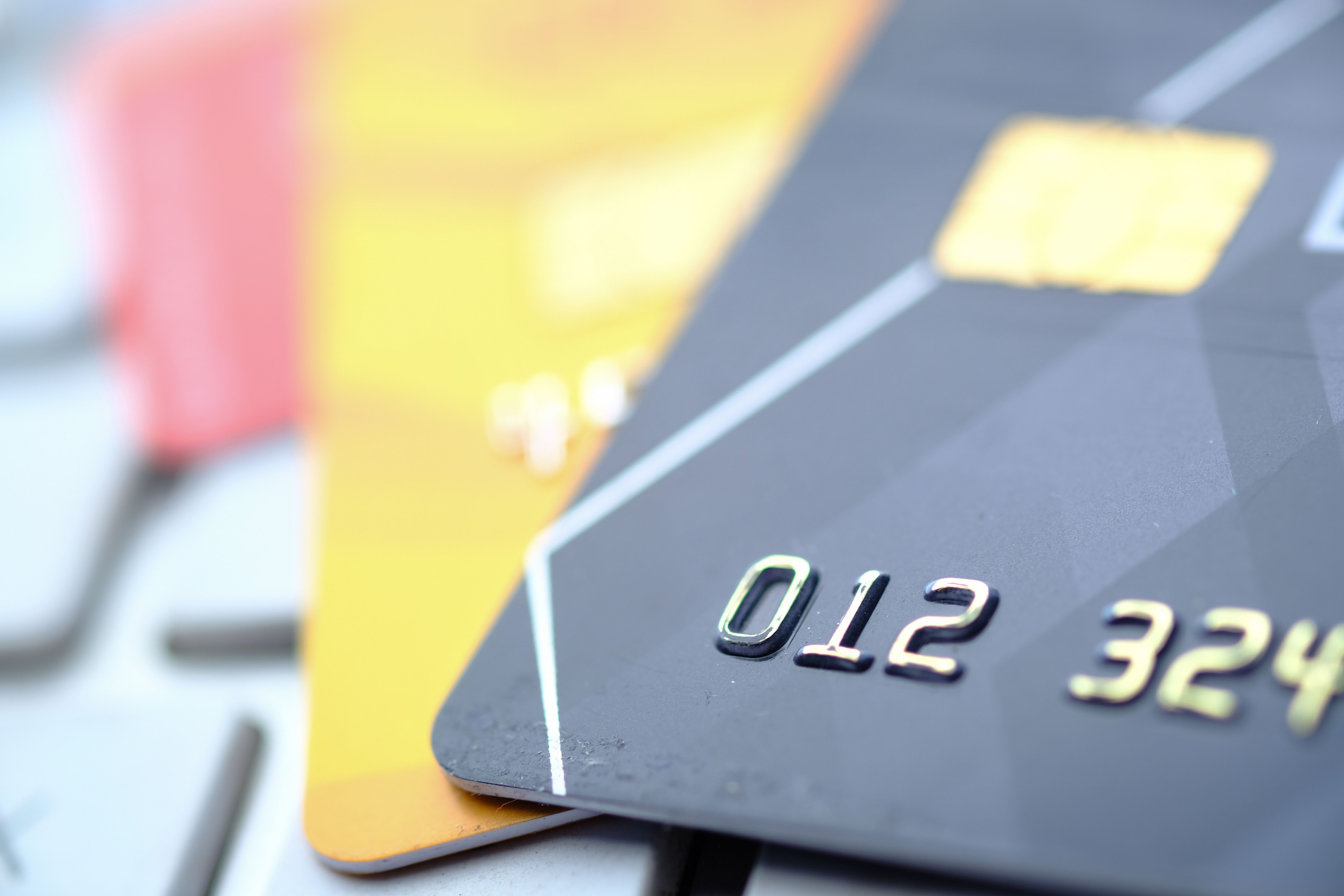 Al cierre de abril de 2026, el saldo de tarjetas de crédito en el sistema bancario alcanzó los 2,977 millones de dólares. Foto: Pexels