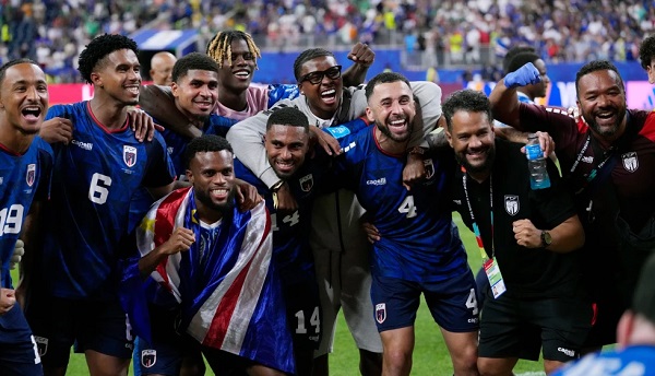La sorprendente Cabo Verde clasificó en el segundo lugar del grupo H. 