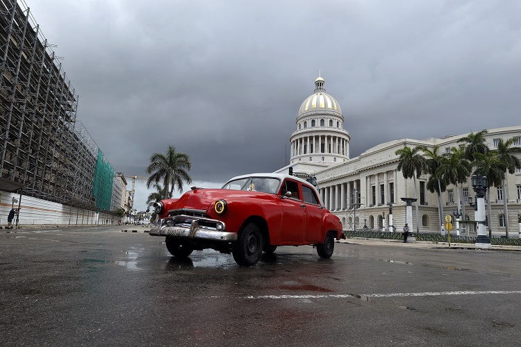 La isla caribeña precisa algo más de 100.000 barriles de petróleo al día para satisfacer sus necesidades energéticas, de los que la isla obtiene unos 40.000 con su producción nacional. Foto. EFE
