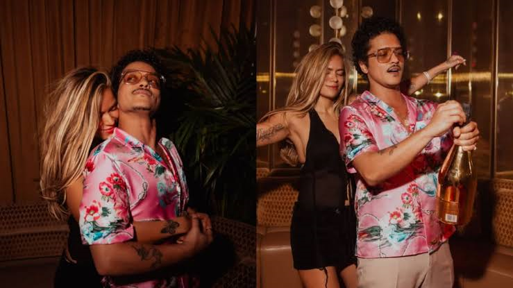 ¡Bruno Mars con Karol G! ¿Hay romance, comedera o es puro show? 