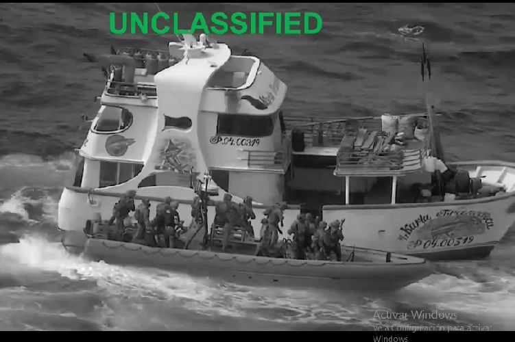 Noboa: 'Hay evidencia' de que barcos bombardeados han ayudado al narcotráfico