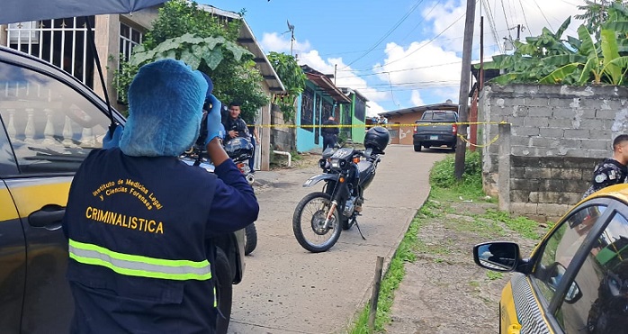 Los hermanos fueron declarados muertos en el policentro.  /  Foto: Alexander Santamaría