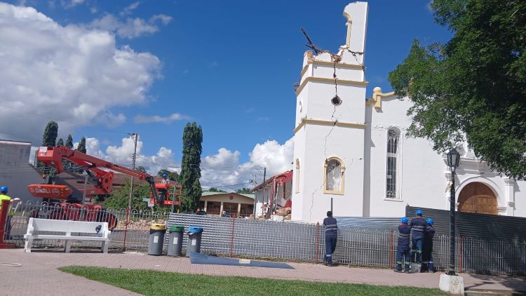 Actualmente, en 14 sitios se ejecutan trabajos con empresas que se encuentran en el lugar para estabilizar y asegurar las zonas de riesgo. Foto: Cortesía
