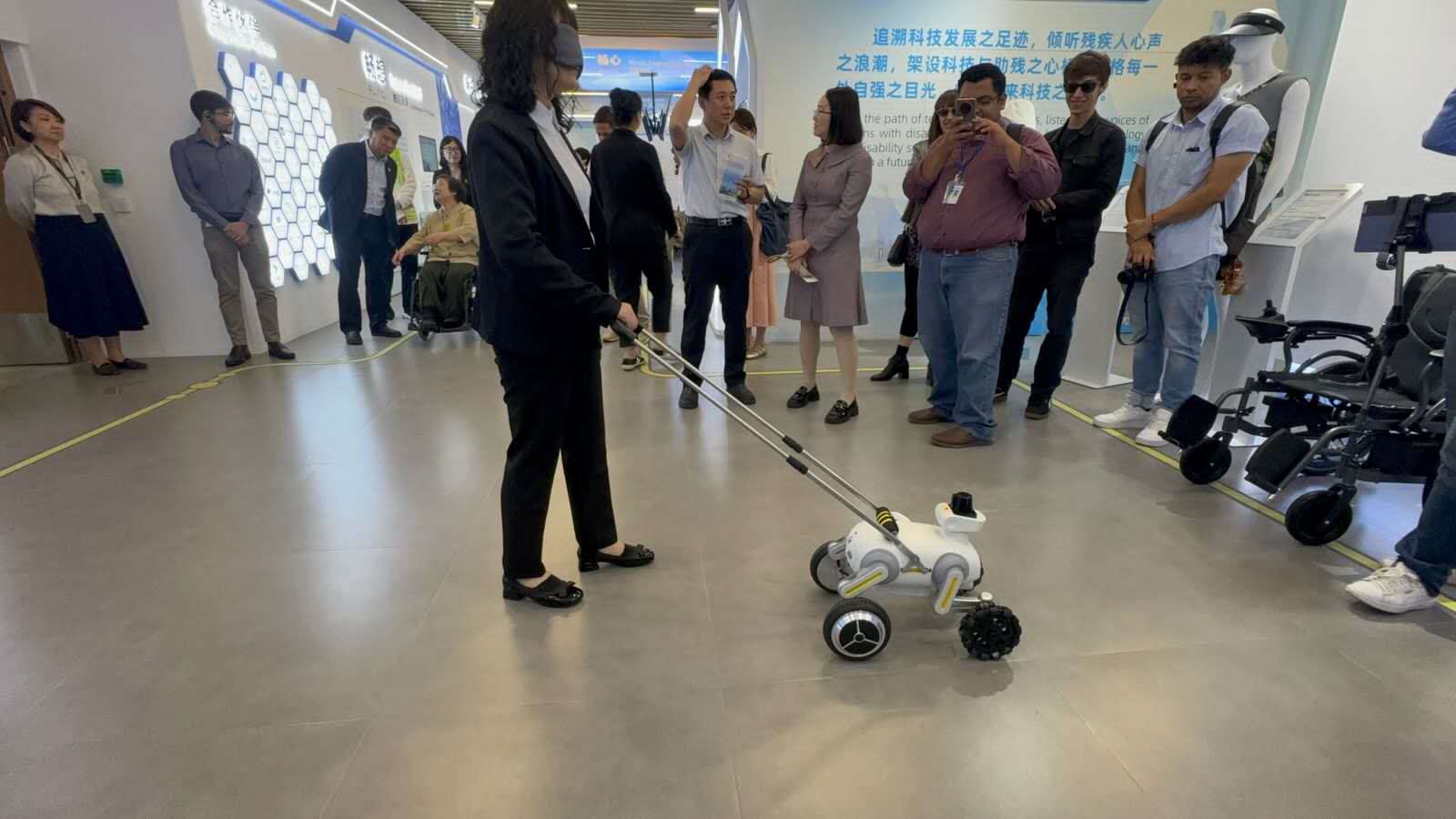 perro guía robot