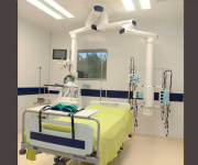  Actualmente el sistema de salud cuenta con una disponibilidad de 354 camas en la UCRE; 350 en UCI y 1,600 en salas de hospitales a nivel nacional.