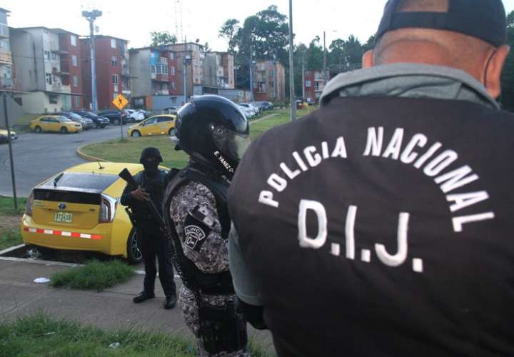 Policía allanó varios puntos en la provincia de Colón.