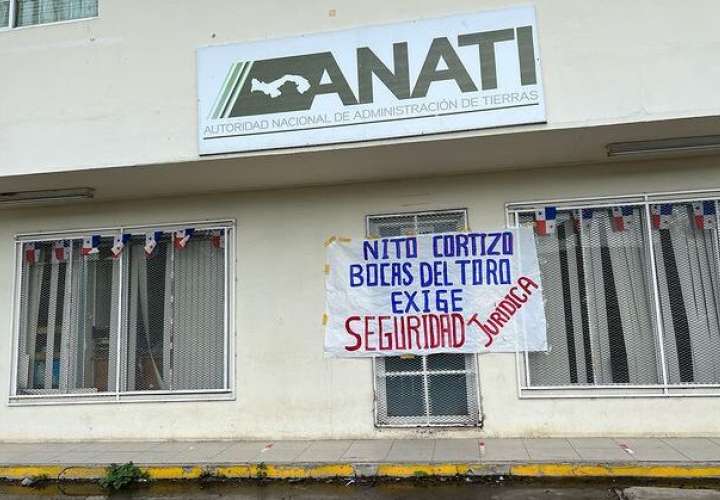 La familia Torres procedió a cierre de la oficinas de Anati. (Foto:Pullso Informativo)