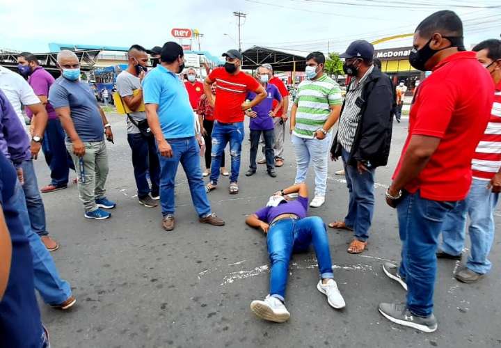 Golpes en medio de protesta de taxistas en Arraiján