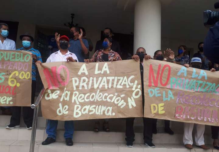 Chepanos presentan demanda por privatización del servicio recolección de basura