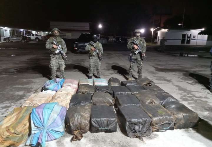 Localizan caleta con 817 paquetes de droga en isla Coiba y 1,254 en contenedor 