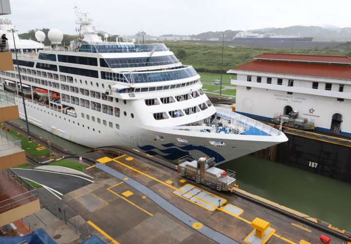 Panamá autoriza llegada de cruceros