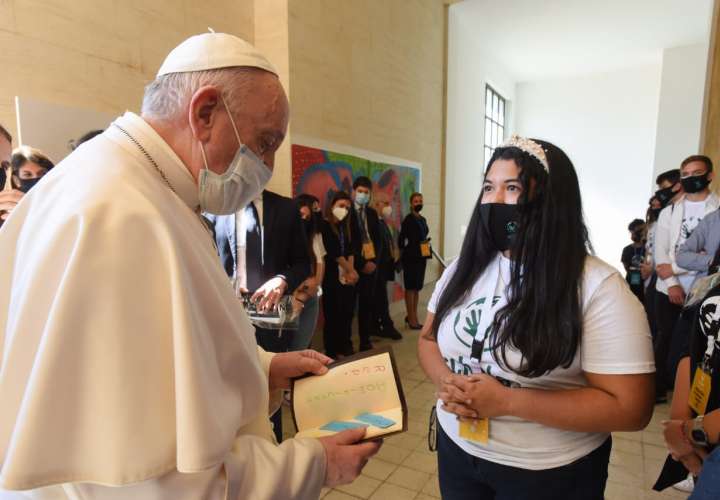 El Papa se reúne con jóvenes panameños en sede vaticana de  Scholas Ocurrentes 