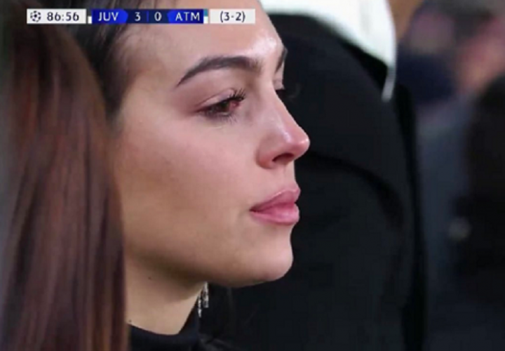 Georgina Rodríguez llora mientras Cristiano marca su tercer gol. Foto: Twitter
