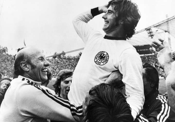 Gerd Mueller celebra el título del Mundial 1974. /Foto: EFE