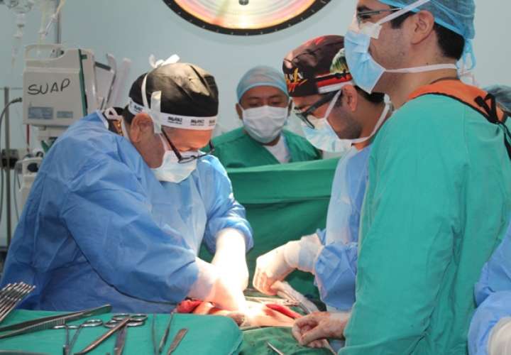 Exitosa intervención quirúrgica de vejiga elaborada con intestinos