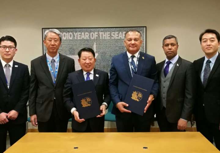 Autoridad Marítima renueva acuerdo con compañía coreana