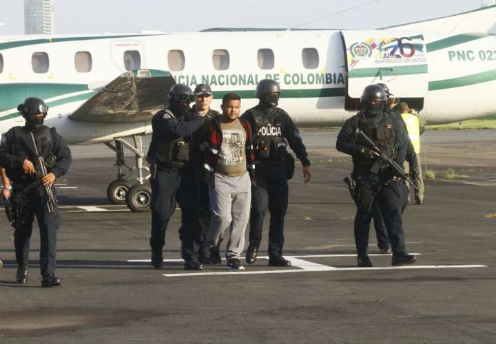 Instantes cuando llega a Panamá el presunto narcotraficante Juan Sebastián González Varela, alias Dago.  /  Foto: Edwards Santos