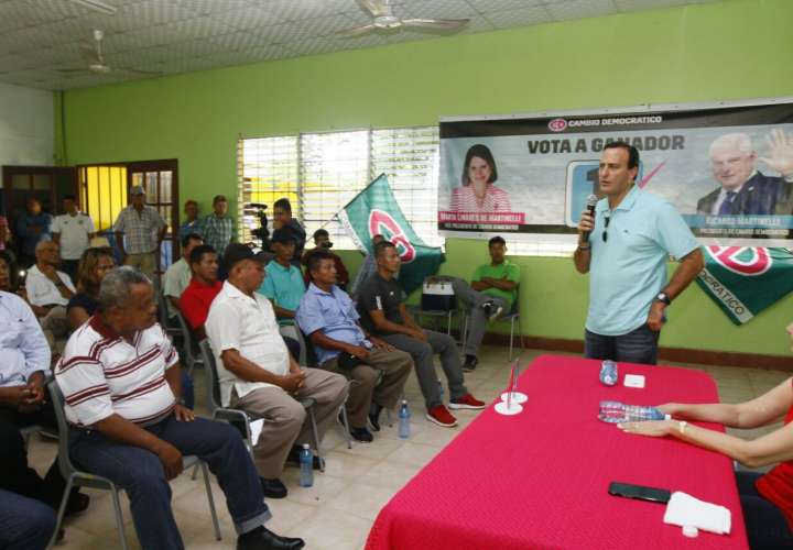 Reunión con convencionales en Metetí, Darién. Foto: Edwards Santos
