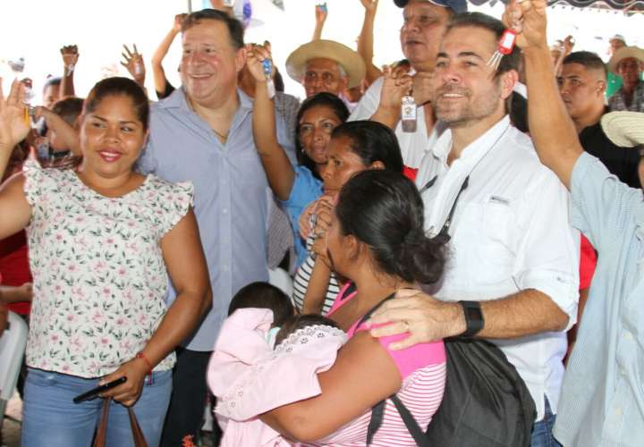  Varela entrega viviendas y títulos de propiedad en Natá 