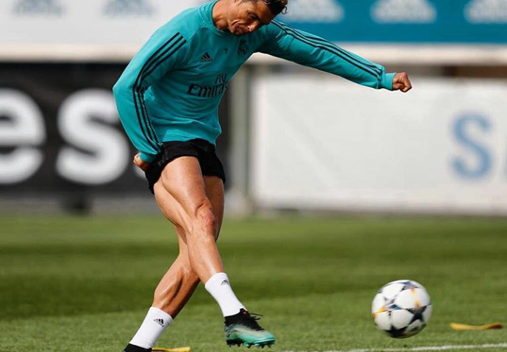 Cristiano Ronaldo tiene tremendo muslón 