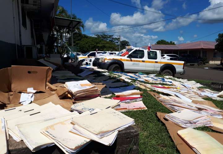  Documentos, planos y computadoras dañadas por inundación en oficinas de Anati