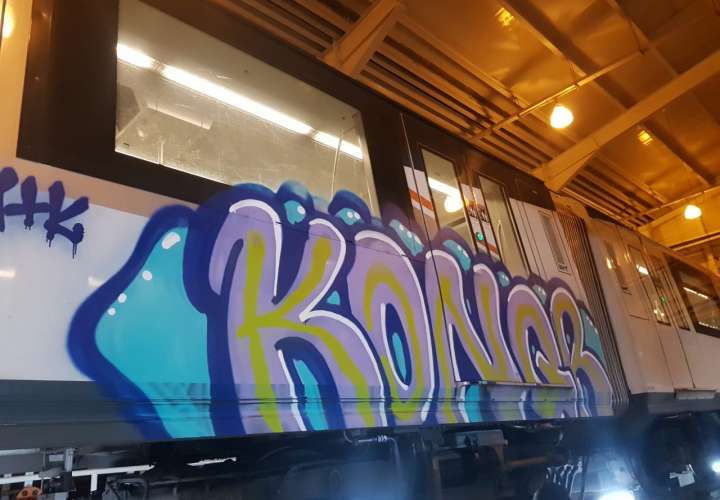 Vuelven a grafitear un vagón del Metro de Panamá