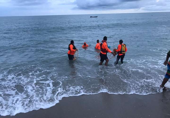 Joven de 19 años se ahoga en playa Farallón